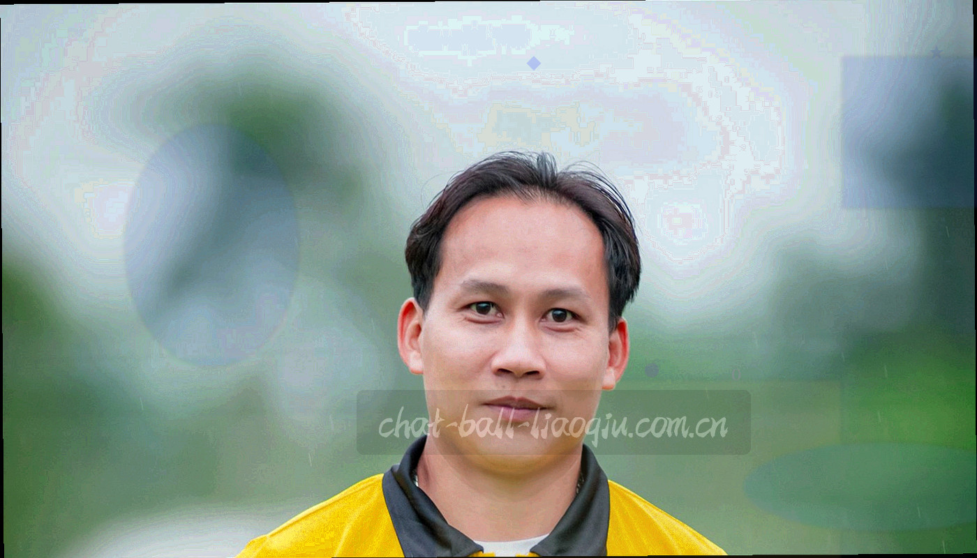 抽象科技纹理与流动线条，象征聊球APP版本演进的时间轨迹